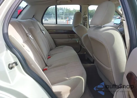 2004 Mercury Grand Marquis Gs z USA, uszkodzony, nr VIN 2MEFM74W44X683297